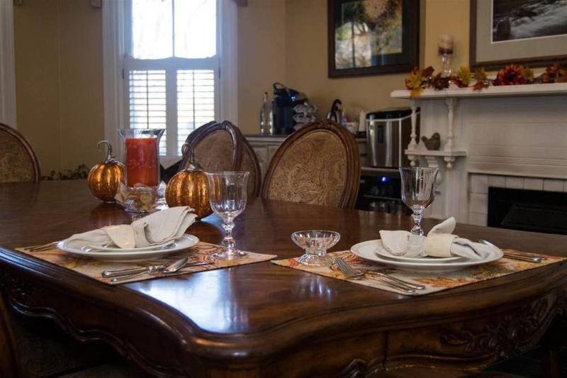 Oak Hill On Love Lane Bed And Breakfast Inn Уэйнсвилл Экстерьер фото